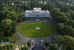 Điện mừng kỷ niệm 51 năm Ngày Giải phóng miền Nam, thống nhất đất nước