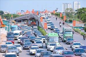 Người dân tấp nập rời Hà Nội trong ngày đầu kỳ nghỉ lễ 30/4 - 1/5