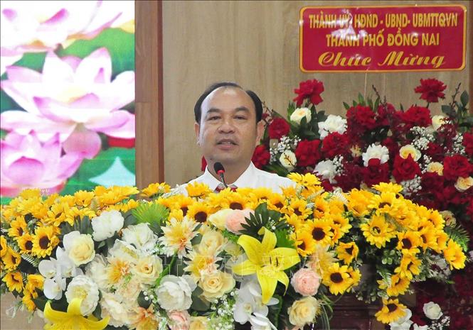 Bí thư Đảng ủy phường Đồng Phú Nguyễn Tấn Hùng phát biểu tại lễ công bố thành lập phường Đồng Phú. Ảnh: Đậu Tất Thành – TTXVN