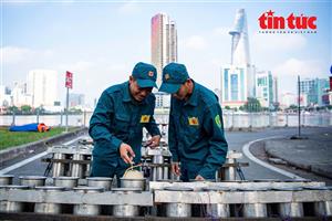 TP Hồ Chí Minh: Cận cảnh trận địa pháo hoa tầm cao trước giờ khai hỏa