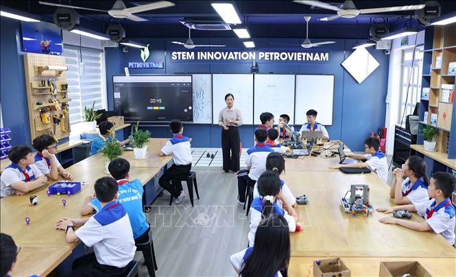 Phòng STEM hiện đại góp phần tạo đột phá cho giáo dục Tuyên Quang. Ảnh: Thanh Tùng - TTXVN
