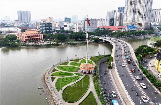 Bến Nhà Rồng nằm bên sông Sài Gòn, nối với Quận 1 bằng cầu Khánh Hội. Ảnh: Hồng Đạt - TTXVN