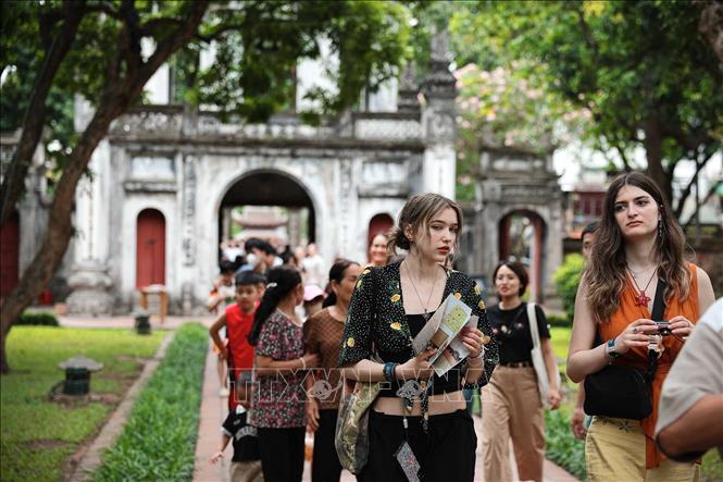 Văn Miếu - Quốc Tử Giám, một trong những di tích thu hút đông du khách tại Hà Nội. Ảnh: Phạm Tuấn Anh - TTXVN