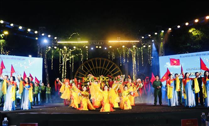 Chương trình nghệ thuật mang chủ đề 