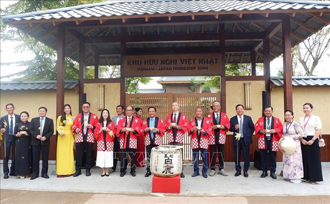 Đại biểu tham dự lễ khánh thành Làng văn hóa Việt – Nhật tại Long An (15/12/2024). Ảnh: Đức Hạnh - TTXVN