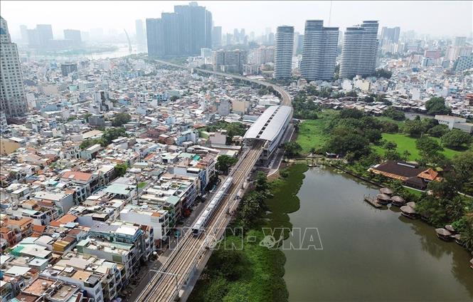 Tuyến metro số 1 Bến Thành – Suối Tiên (TP. Hồ Chí Minh) sử dụng chủ yếu vốn vay ODA từ Nhật Bản, chính thức đi vào vận hành từ cuối năm 2024, đánh dấu cột mốc quan trọng trong hợp tác hạ tầng Việt - Nhật. Ảnh: Quốc Khánh - TTXVN