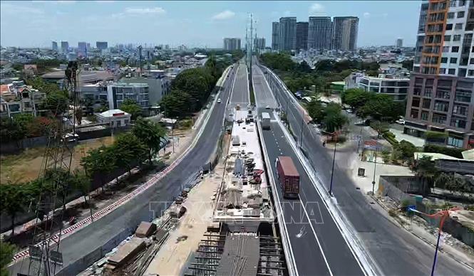 TP Hồ Chí Minh thông xe nhánh cầu N3, thuộc dự án xây dựng nút giao thông An Phú – một trong những công trình giao thông trọng điểm tại cửa ngõ phía Đông thành phố. Ảnh: Thanh Vũ - TTXVN