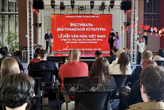 Ông Evgeniy Vlasov, Phó Hiệu trưởng phụ trách Quan hệ quốc tế của FEFU, Giám đốc Học viện Phương Đông phát biểu. Ảnh: TTXVN phát