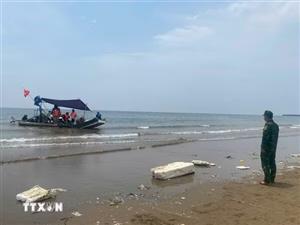Thanh Hóa: Ngăn chặn hiện tượng dùng bè mảng chở khách “chui” trên biển