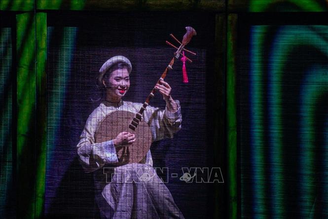 Tiết mục bốn cô tố nữ. Ảnh: Khánh Hoà - TTXVN
