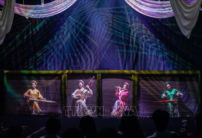 Tiết mục bốn cô tố nữ. Ảnh: Khánh Hoà - TTXVN