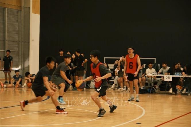 Các trận thi đấu bóng rổ luôn mang đến cảm giác hồi hộp, kịch tính cho các cổ động viên. Ảnh: Thanh Tú - PV TTXVN tại Australia