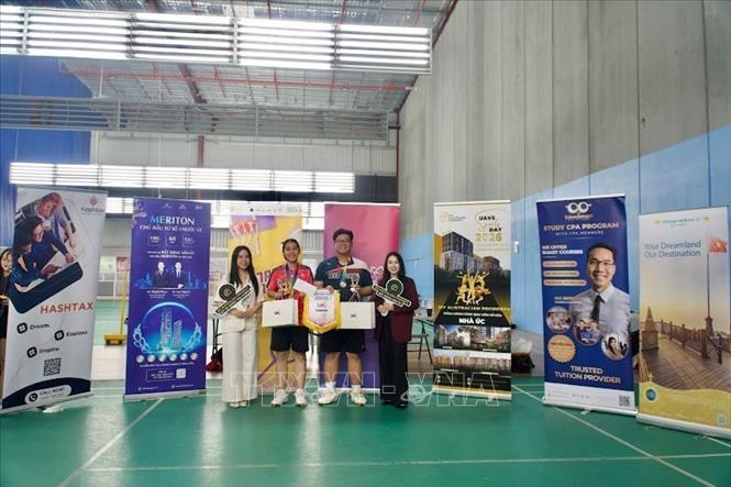 Đội Cầu Rồng Đà Nẵng - Giải Nhất hạng mục thi đấu cầu lông đôi nam nữ. Ảnh: Thanh Tú - PV TTXVN tại Australia
- 