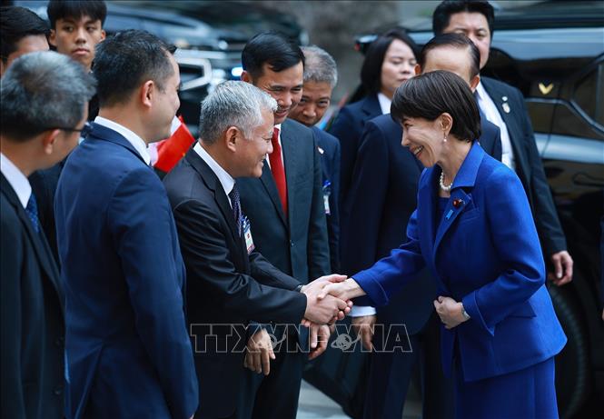 Thủ tướng Nhật Bản Takaichi Sanae đến thăm và phát biểu chính sách tại Đại học Quốc gia Hà Nội. Ảnh: Dương Giang – TTXVN
