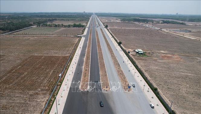 Đường 25B kết nối sân bay Long Thành đã cơ bản hoàn thành. Ảnh: Công Phong - TTXVN
