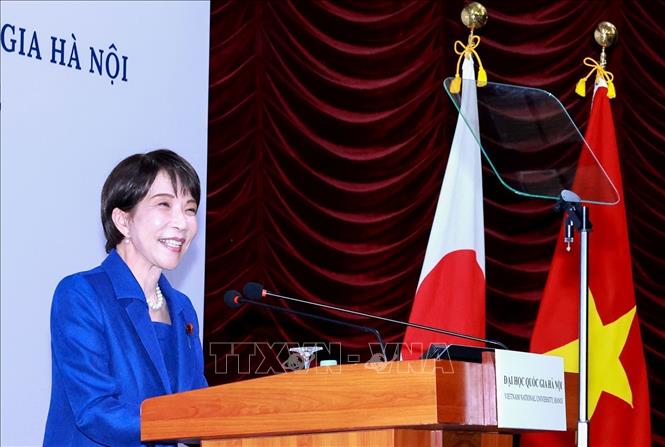 Thủ tướng Nhật Bản Takaichi Sanae phát biểu chính sách tại Đại học Quốc gia Hà Nội. Ảnh: Tuấn Anh – TTXVN