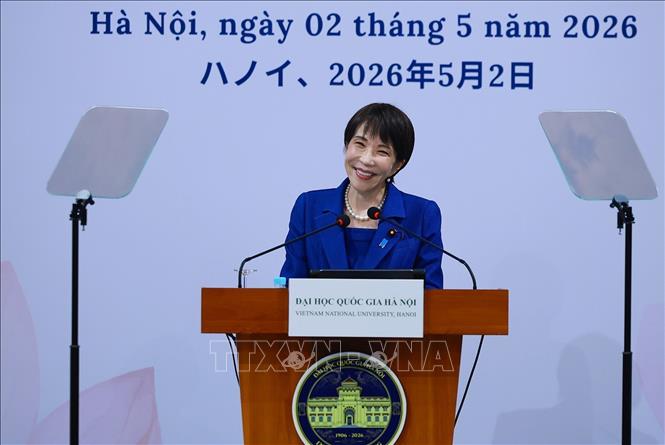 Japanese Prime Minister Takaichi Sanae delivers a policy speech at the Hanoi National University. VNA Photo