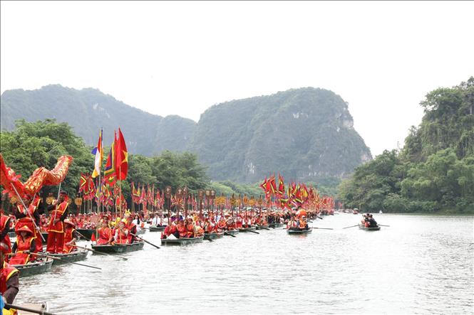 Lễ hội có sự tham dự của đông đảo nhân dân và du khách thập phương. Ảnh: Đức Phương – TTXVN