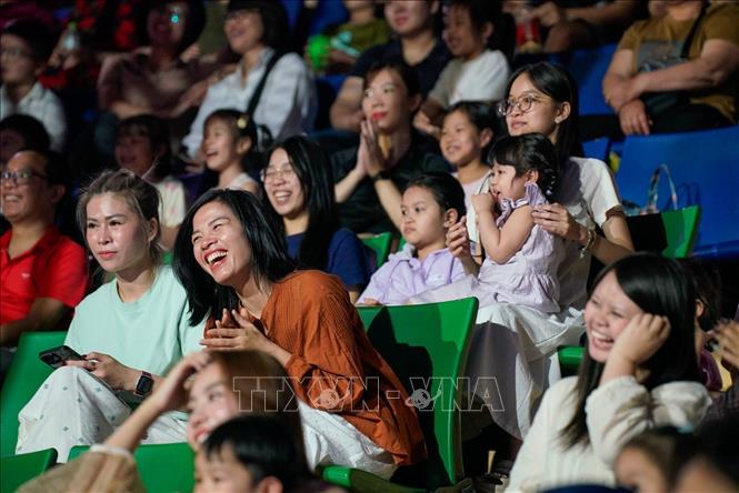 Chương trình nhận được yêu thích của người dân và du khách. Ảnh: Khánh Hoà - TTXVN