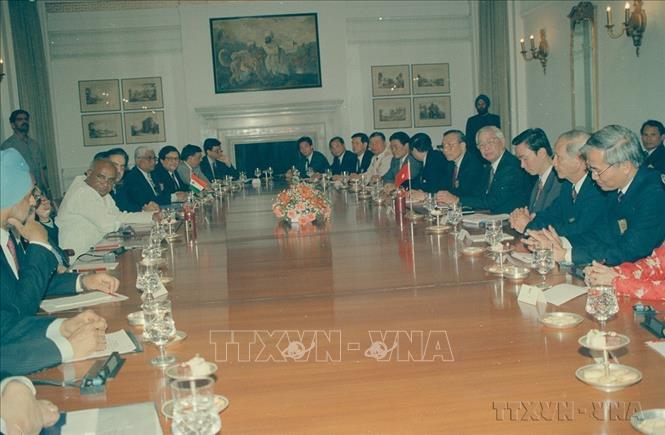 Thủ tướng Ấn Độ H.D. Deve Gowda hội đàm với Thủ tướng Võ Văn Kiệt thăm hữu nghị chính thức Ấn Độ từ 7 - 9/3/1997. Ảnh: Minh Đạo – TTXVN
