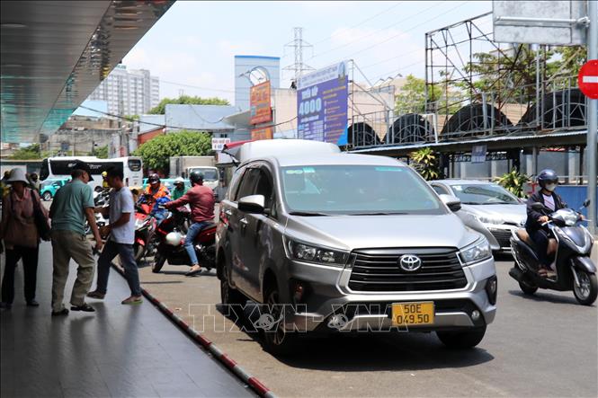 Lượng xe khách liên tỉnh đổ về bến xe Miền Tây tăng sau kỳ nghỉ lễ 30/4.Ảnh: Thanh Vũ-TTXVN
