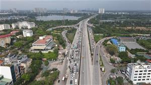 Sau kỳ nghỉ lễ, dòng người đổ về Thủ đô đông nhưng cửa ngõ thành phố vẫn 'dễ thở'