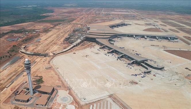 Nhà ga hành khách, đài kiểm soát không lưu sân bay Long Thành cuối tháng 4/2026. Ảnh: Công Phong - TTXVN