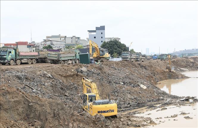 Dự án hồ điều hòa Phú Đô đang trong quá trình triển khai. Ảnh: Văn Điệp - TTXVN