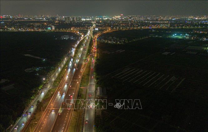 Phương tiện di chuyển ổn định trên cao tốc Hà Nội – Hải Phòng tối ngày 3/5/2026. Ảnh: Phan Phương - TTXVN