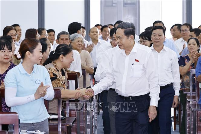 Chủ tịch Quốc hội Trần Thanh Mẫn dự Hội nghị đại biểu Quốc hội Khóa XVI tiếp xúc cử tri tại xã Hóc Môn, TP Hồ Chí Minh. Ảnh: Doãn Tấn - TTXVN