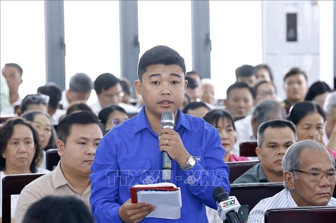 Cử tri Nguyễn Hoài Phương, xã Hóc Môn, TP Hồ Chí Minh phát biểu. Ảnh: Doãn Tấn - TTXVN