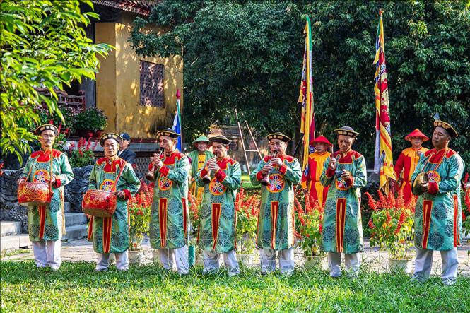 Dàn Đại nhạc giữ vai trò chủ đạo trong các nghi lễ quan trọng với âm lượng lớn, chủ yếu gồm bộ gõ, bộ hơi (trống, kèn) và trong vài trường hợp là đàn nhị. Ảnh: Vân Chi/TTXVN phát