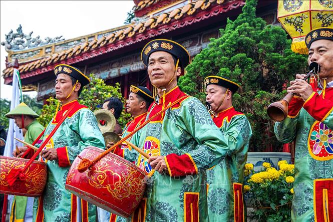 Nhã nhạc nghĩa là “âm nhạc tao nhã”, ra đời từ thế kỷ XV đến giữa thế kỷ XX. Đây là loại hình âm nhạc cung đình gắn liền với các nghi lễ trọng đại. Ảnh: Vân Chi/TTXVN phát