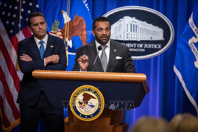 Giám đốc Cục Điều tra liên bang Mỹ (FBI) Kash Patel trong cuộc họp báo tại Bộ Tư pháp ở Washington, DC., ngày 21/4/2026. Ảnh: Anadolu Agency/TTXVN