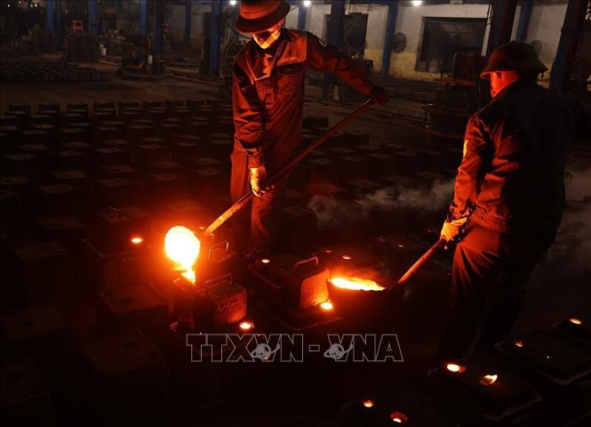 Khu vực đổ khuôn đúc sản phẩm của máy bơm ở nhà máy của Công ty TNHH Bảo Long, ở phường Kỳ Lừa, tỉnh Lạng Sơn. Ảnh: Vũ Sinh - TTXVN