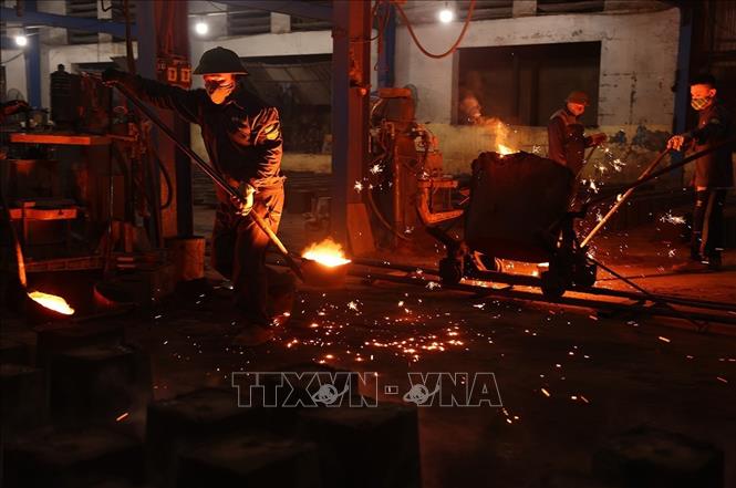 Khu vực đổ khuôn đúc sản phẩm của máy bơm ở nhà máy của Công ty TNHH Bảo Long, ở phường Kỳ Lừa, tỉnh Lạng Sơn. Ảnh: Vũ Sinh - TTXVN