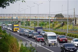 Kịp thời giải cứu 21 người trong vụ tai nạn giữa xe khách và xe container trên cao tốc​