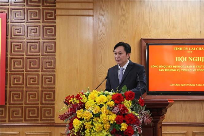 Tân Chủ nhiệm Ủy ban Kiểm tra Tỉnh ủy Lai Châu Lò Văn Cương phát biểu nhận nhiệm vụ. Ảnh: TTXVN phát 