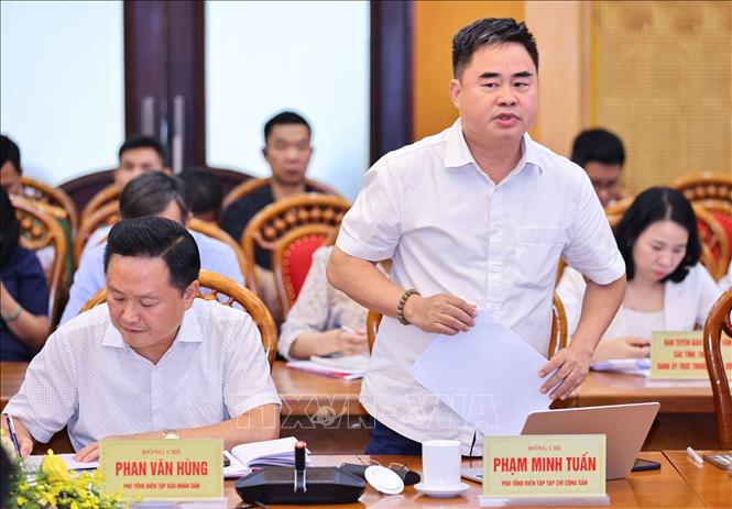 Đồng chí Phạm Minh Tuấn, Phó Tổng biên tập Tạp chí Cộng sản phát biểu. Ảnh: Minh Đức – TTXVN