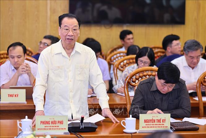 GS, TS. Phùng Hữu Phú, nguyên Ủy viên Trung ương Đảng, nguyên Phó Trưởng ban Thường trực ban Tuyên giáo Trung ương phát biểu. Ảnh: Minh Đức – TTXVN