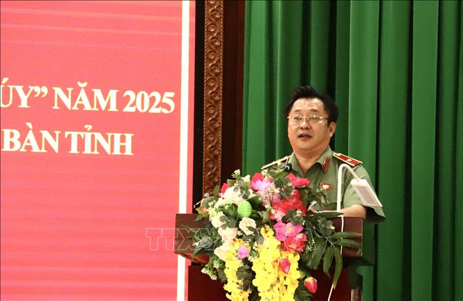Ông Lâm Phước Nguyên, Giám đốc Công an tỉnh Đồng Tháp, phát biểu tại hội nghị. Ảnh: Hồng Nhung - TTXVN