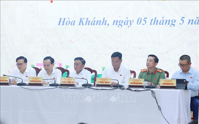 Đại biểu Quốc hội thành phố Đà Nẵng, đơn vị bầu cử thành phố Đà Nẵng tại buổi tiếp xúc cử tri. Ảnh: Phương Hoa - TTXVN