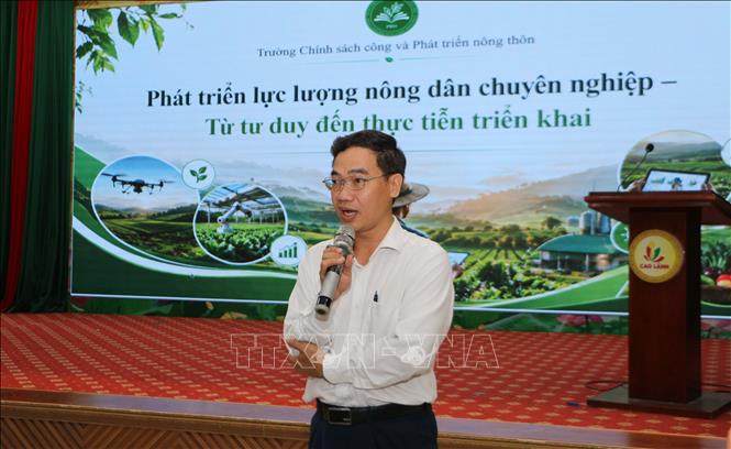 TS. Nguyễn Trung Đông, Trường Chính sách công và Phát triển nông thôn, trình bày chuyên đề tại hội nghị. Ảnh: Hồng Thái – TTXVN