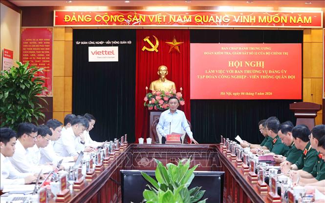 Đồng chí Trần Cẩm Tú, Uỷ viên Bộ Chính trị, Thường trực Ban Bí thư, Trưởng Đoàn kiểm tra, giám sát số 12 của Bộ Chính trị phát biểu chỉ đạo hội nghị. Ảnh: Phương Hoa - TTXVN