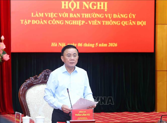 Đồng chí Trần Cẩm Tú, Uỷ viên Bộ Chính trị, Thường trực Ban Bí thư, Trưởng Đoàn kiểm tra, giám sát số 12 của Bộ Chính trị phát biểu chỉ đạo hội nghị. Ảnh: Phương Hoa - TTXVN