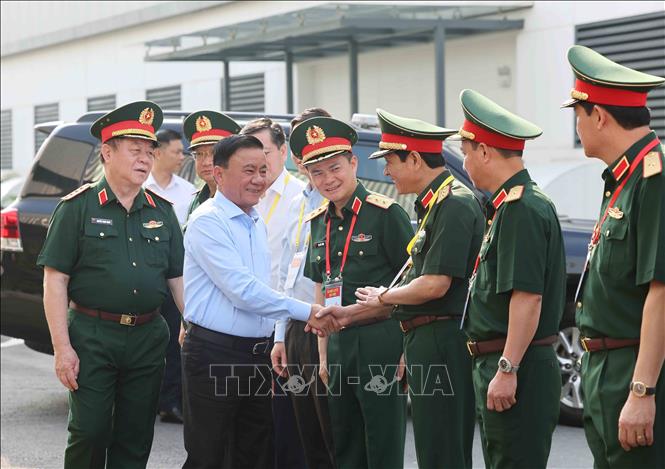 Đồng chí Trần Cẩm Tú, Uỷ viên Bộ Chính trị, Thường trực Ban Bí thư, Trưởng Đoàn kiểm tra, giám sát số 12 của Bộ Chính trị làm việc với Ban Thường vụ Đảng uỷ Tập đoàn Viettel. Ảnh: Phương Hoa - TTXVN