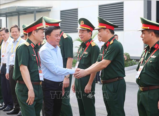 Đồng chí Trần Cẩm Tú, Uỷ viên Bộ Chính trị, Thường trực Ban Bí thư, Trưởng Đoàn kiểm tra, giám sát số 12 của Bộ Chính trị làm việc với Ban Thường vụ Đảng uỷ Tập đoàn Viettel. Ảnh: Phương Hoa - TTXVN