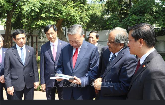Tổng Bí thư, Chủ tịch nước Tô Lâm và các đại biểu. Ảnh: Ngọc Thúy - PV TTXVN tại Ấn Độ