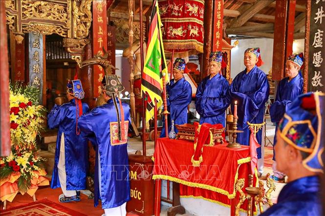 Thực hiện lễ tế tại Lễ hội. Ảnh: Khánh Hoà - TTXVN