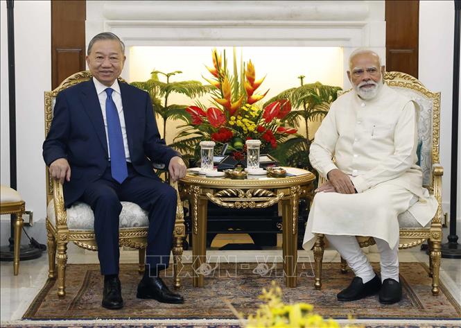 General Secretary of the Communist Party of Vietnam (CPV) Central Committee and State President To Lam and Prime Minister of India Narendra Modi at their private talks. VNA Photo: Thống Nhất